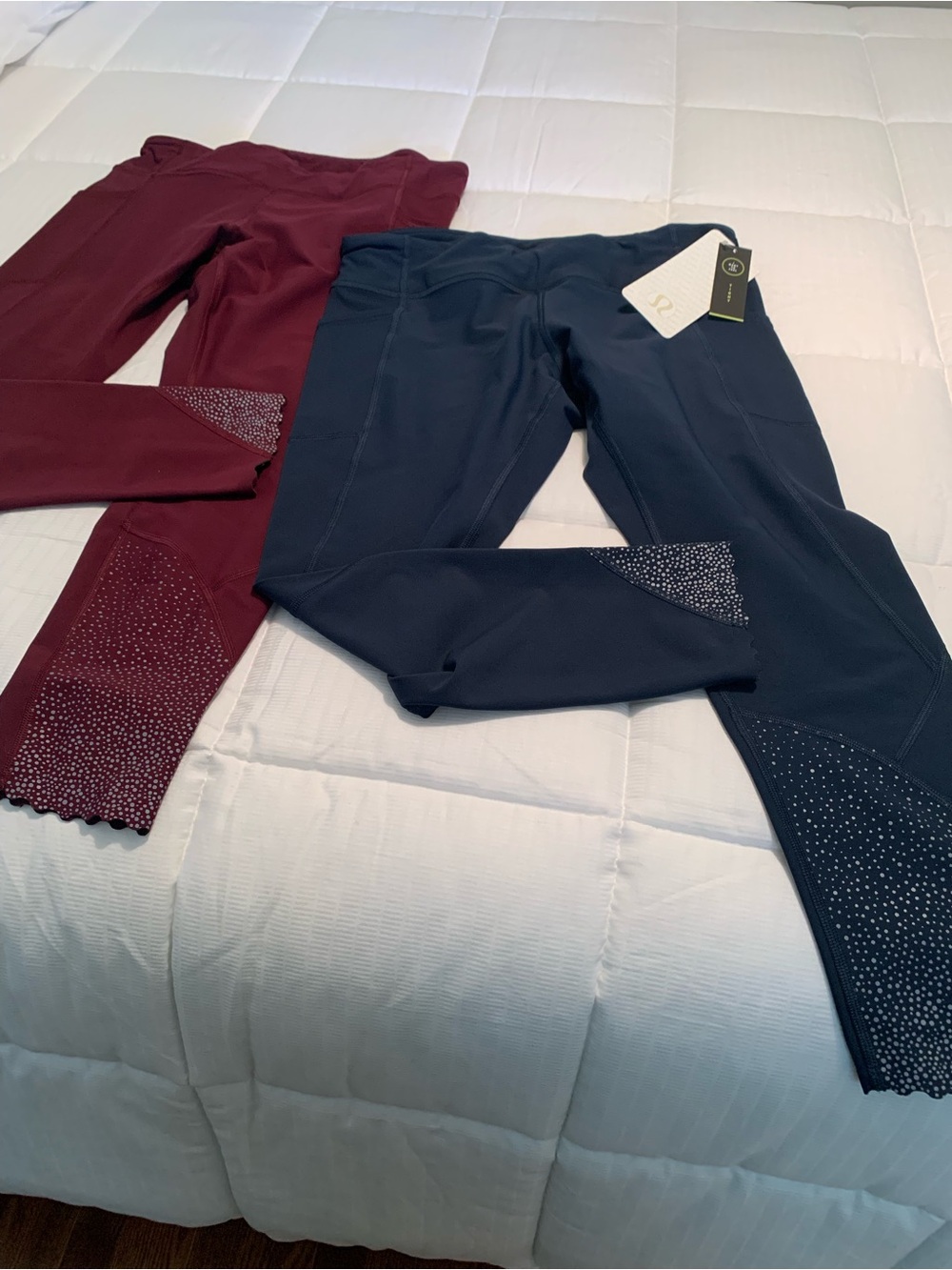 Lululemon Tight Stuff II
Leggings, Sz 12, Inseam 24" w/
5 Pockets & Toggle Waist